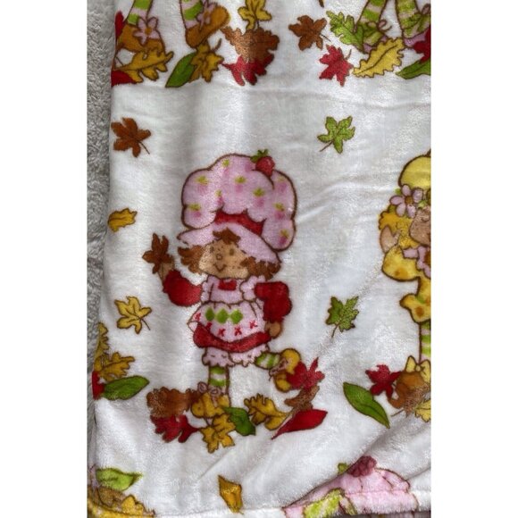 Strawberry Shortcake & Friends FALL  Autumn Soft Plush Throw Blanket 50 X 70” - Picture 7 of 16